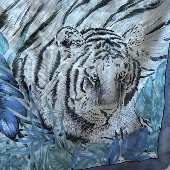 Scarf White Tiger Blue Animal Head Covering Neck Scarf Large Lightweight - Picture 1 of 5